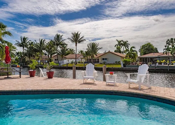 Diana\'S Waterfront Villa